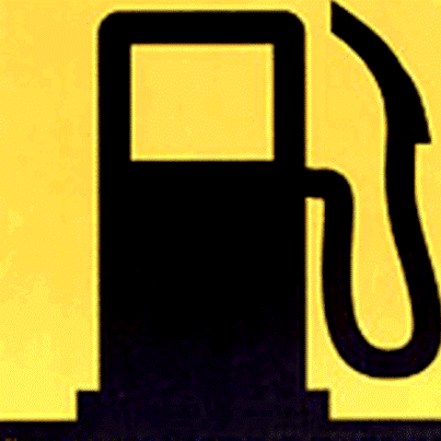 Бензоколонка с высокими ценами на бензин
